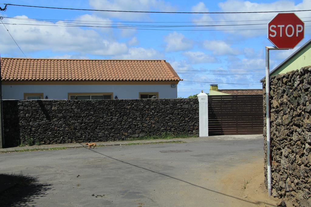 Santana Houses Rabo de Peixe Bilik gambar