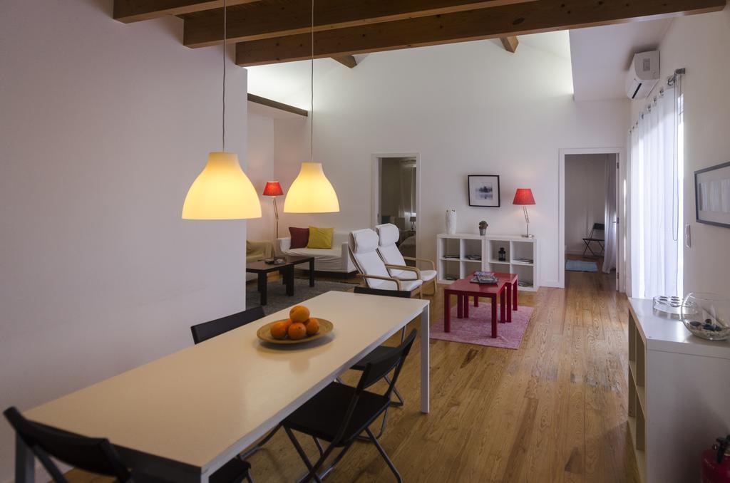Santana Houses Rabo de Peixe Bilik gambar