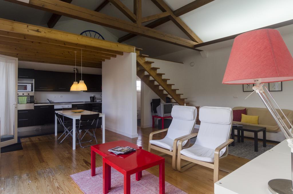 Santana Houses Rabo de Peixe Bilik gambar
